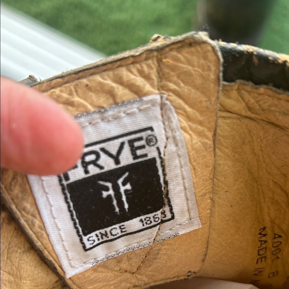 Frye Jenna Studded Disc Vintage Antique Distressed Leather Combat Short Boot - Picture 7 of 10